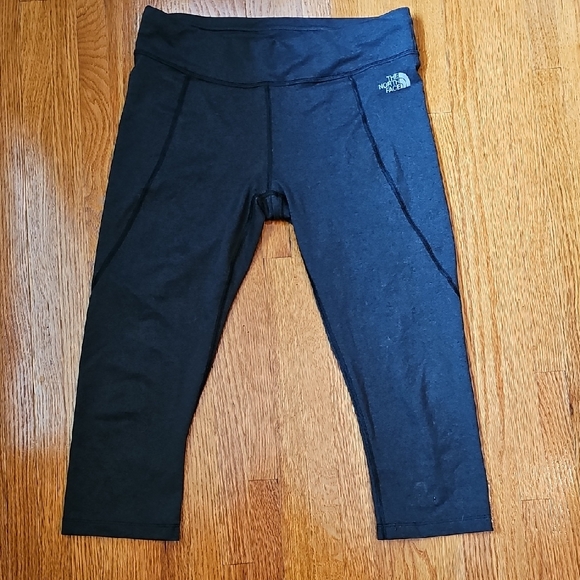 The North Face Midrise Charcoal Capri Leggings - Picture 1 of 3